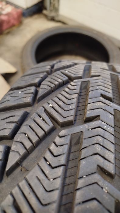 Зимни гуми 225/45 R18 4бр