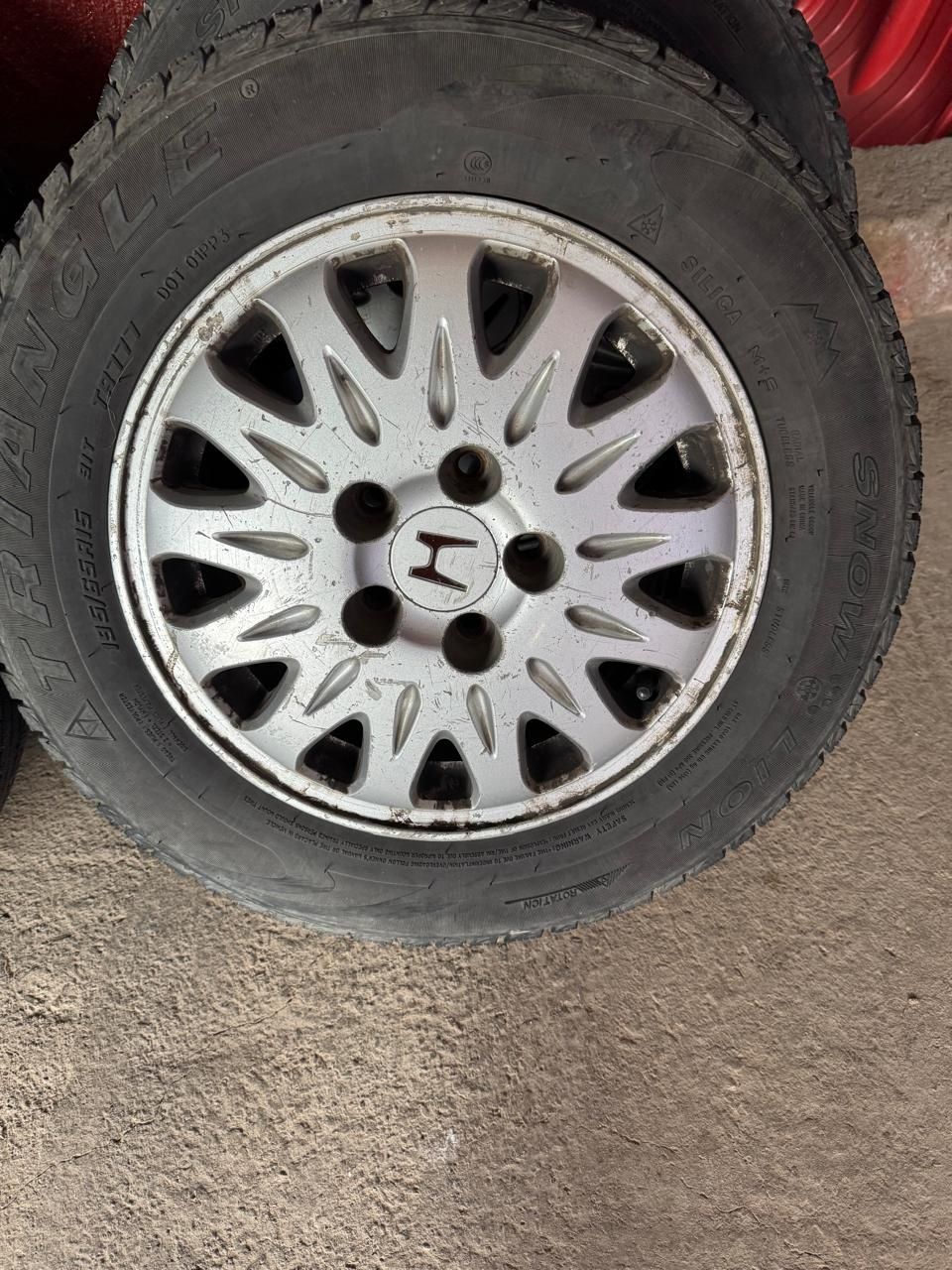 Шины с оригинал дисками титан. R 15 195/65 диски  размер 5 1