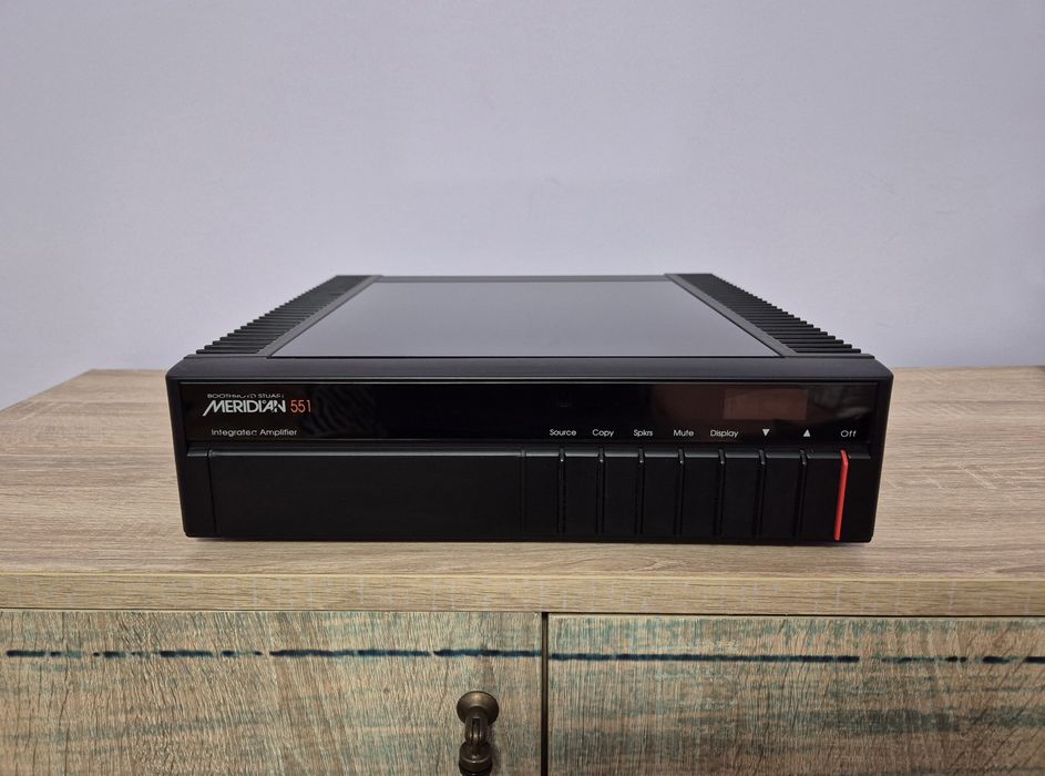 Усилвател Meridian 551 + MSR remote control