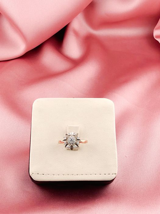 Кольцо золотое с Фианитом 17р 585 14K вес 1,79 гр | т7987