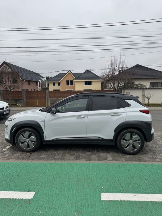 Hyundai kona ev 64kw Luxury edition