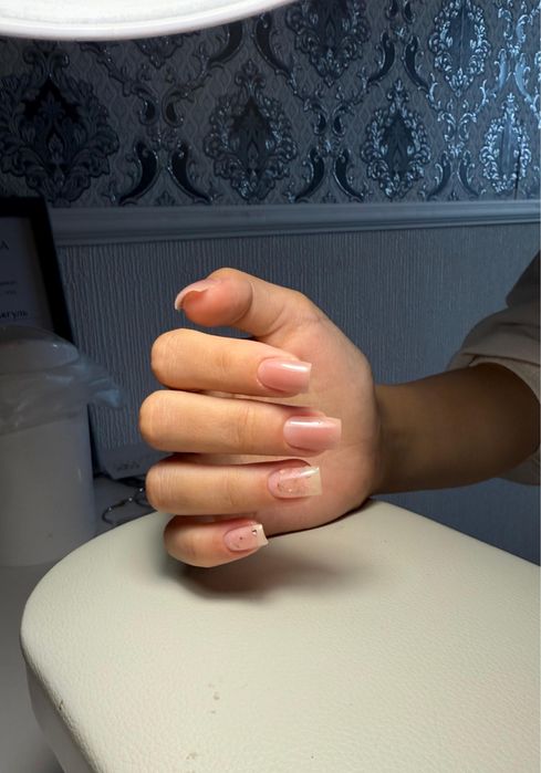 Маникюр и наращивание ногтей в Уральске