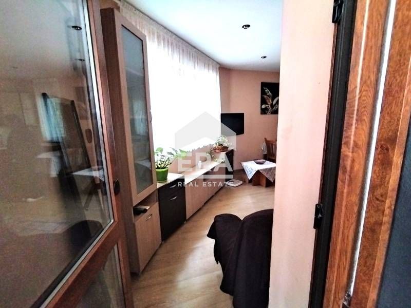 Дава се под наем Тристаен апартамент в Варна, Лятно кино Тракия - 70 кв.м за 650 € - Снимка #11