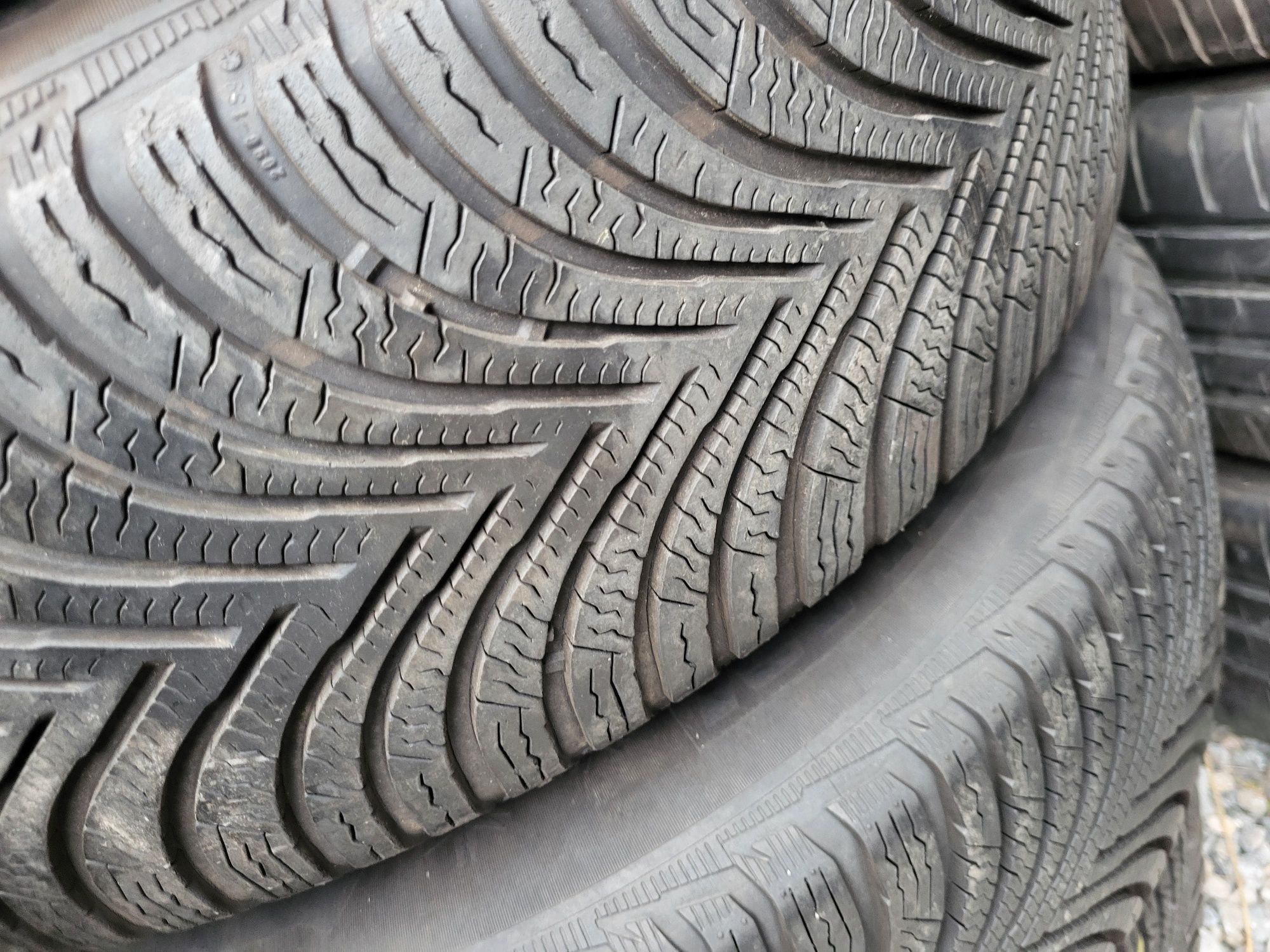 4 бр зимни 215/65/17 Michelin