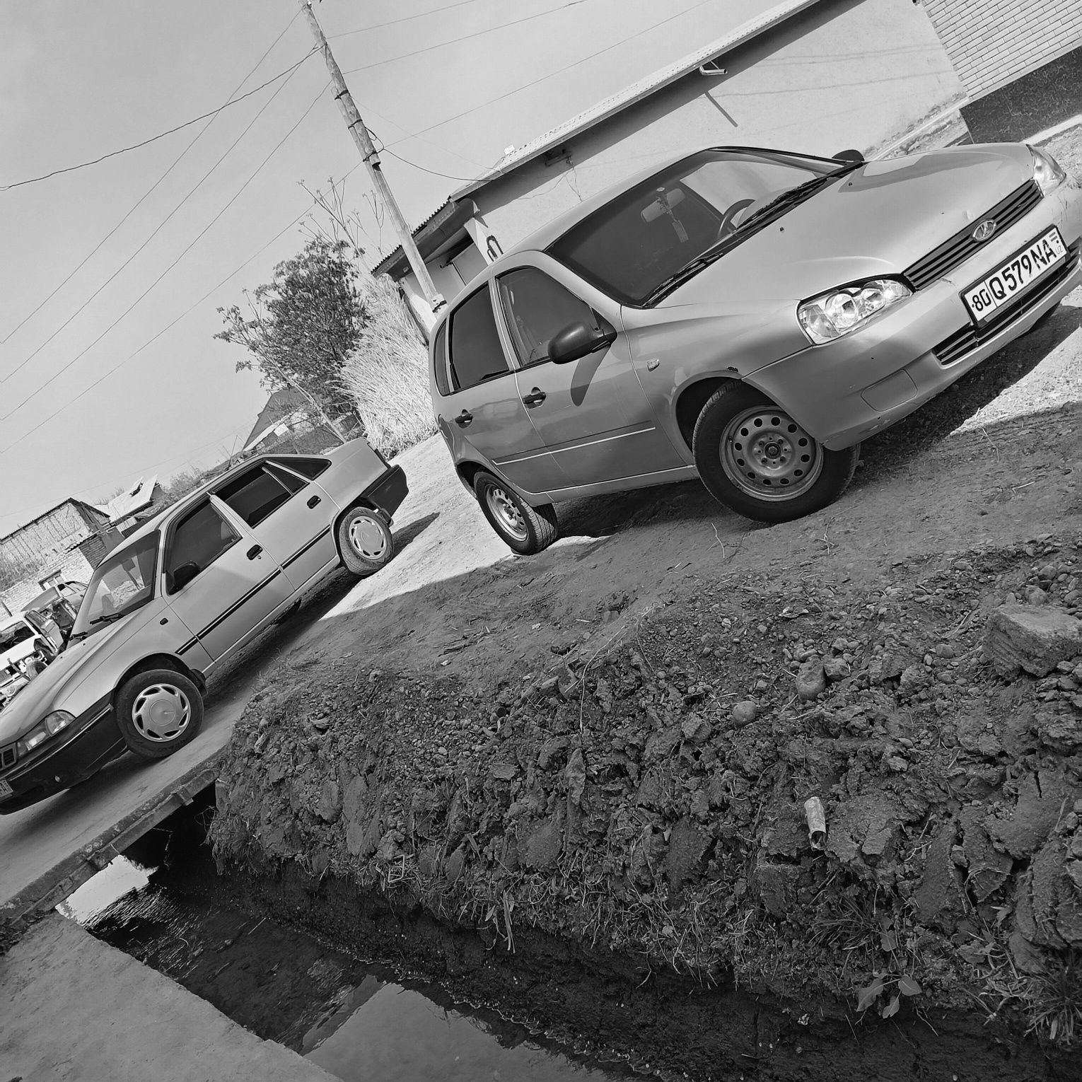 Moshina zor minish kere