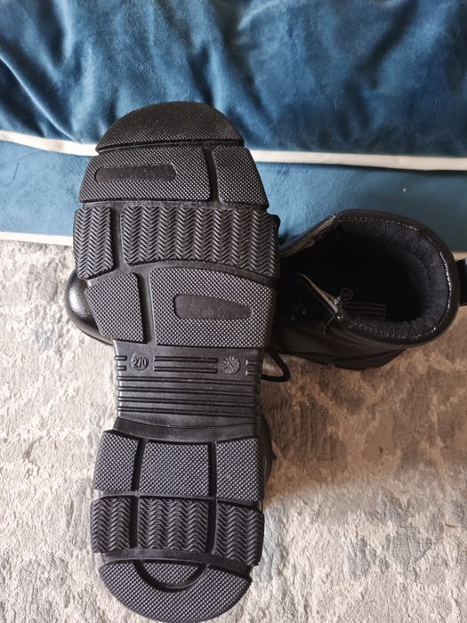 Рабочие ботинки со стальным носком