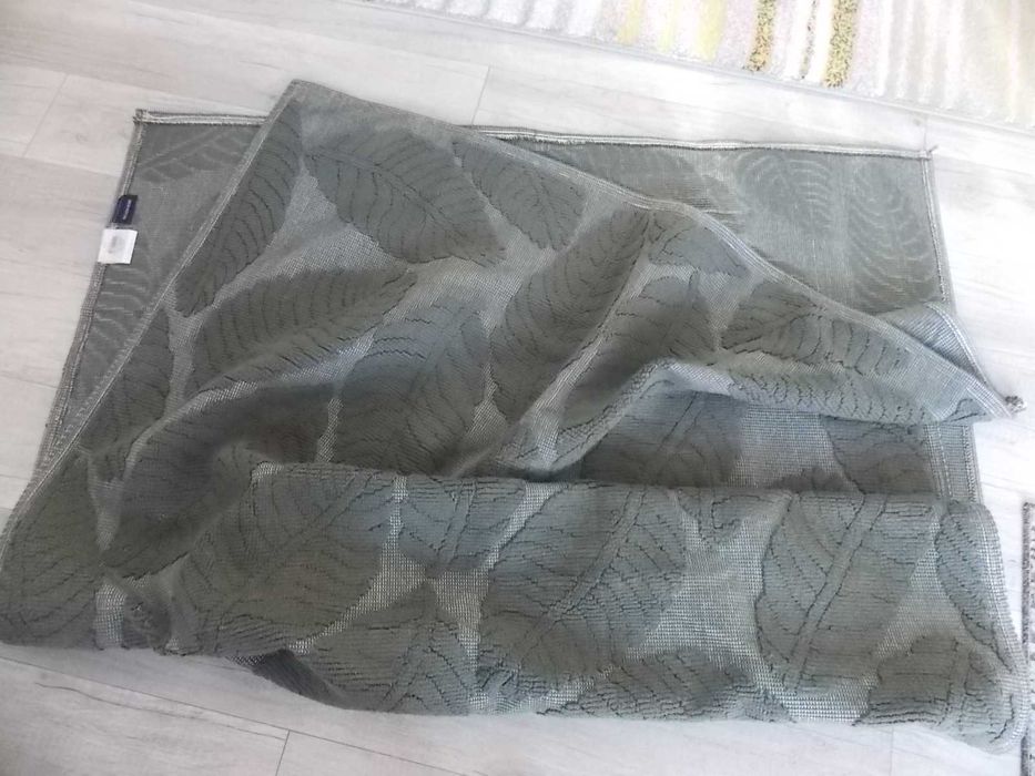 covor ENGLISH HOME - 75 lei, set de cafea RAWI - 75 lei