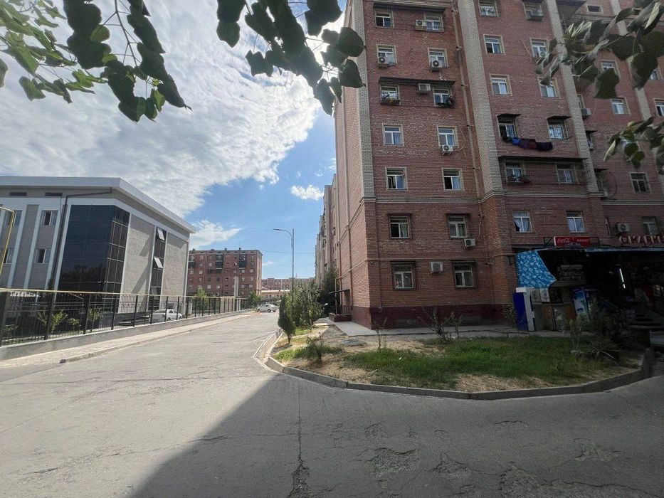 Сергили  Янги хайот 9 участок, 4 дом, 24 квартира  3-х комнатная перед