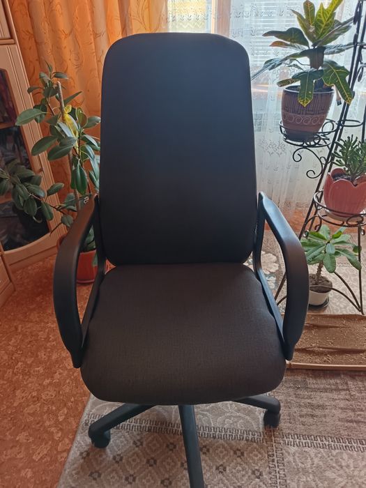Офисное кресло кресло
