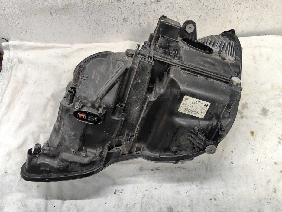 Оригинал;ен фар Мерцедес Е 212  Mercedes E 212 Led Bixenon