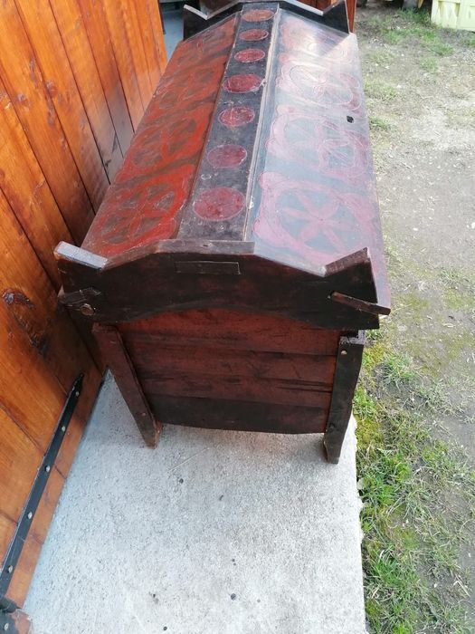 Lada de zestre veche