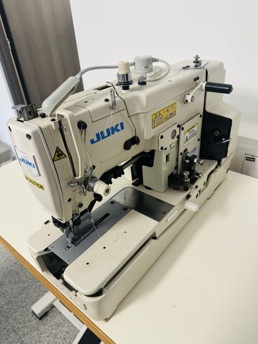 Masina de butoniere Juki