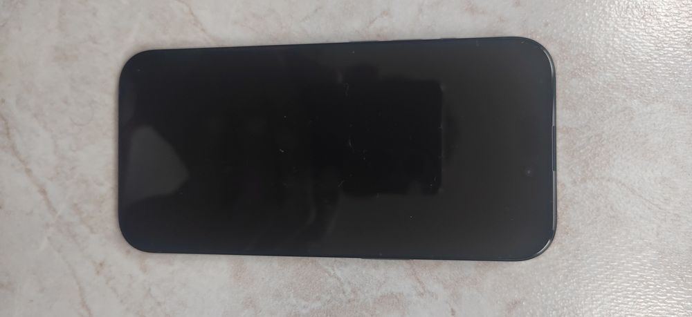 Продавам iphone 15 128GB
