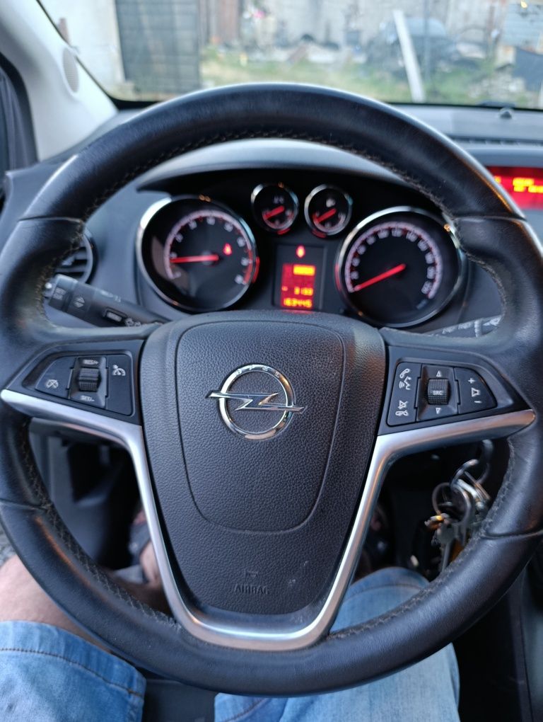 Opel Meriva fab .2012  benzină +gpl.