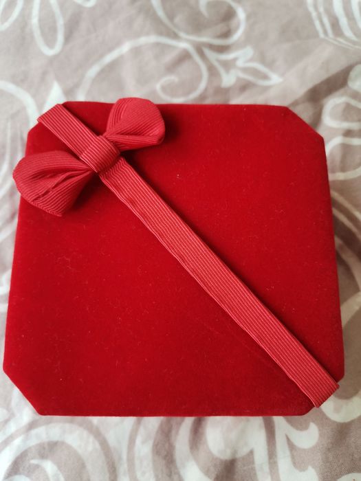 Колие и обици от перли