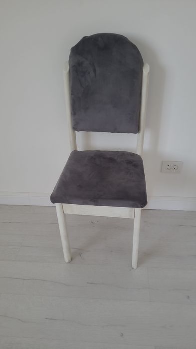 Продам стулья бу в очень хорошем состоянии(деревянные)