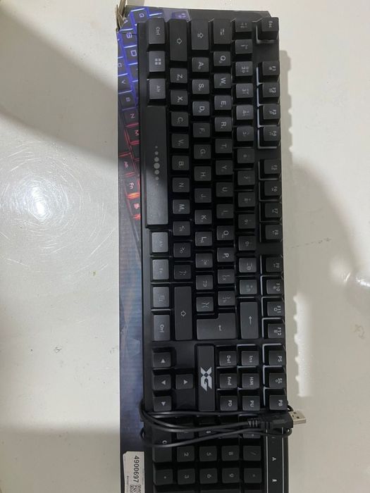 Клавиатура новая с коробкой срочно продам