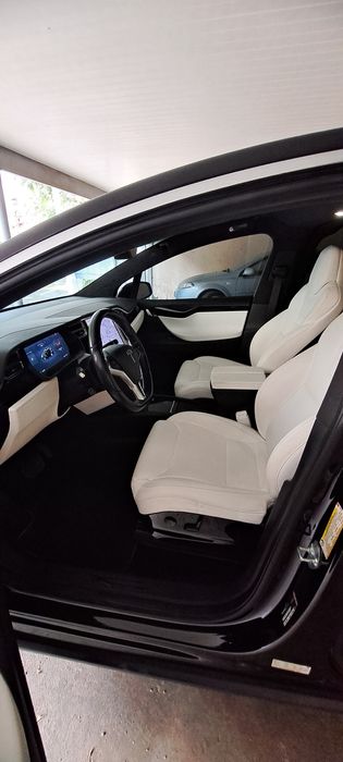 Tesla model x 2017 yil.