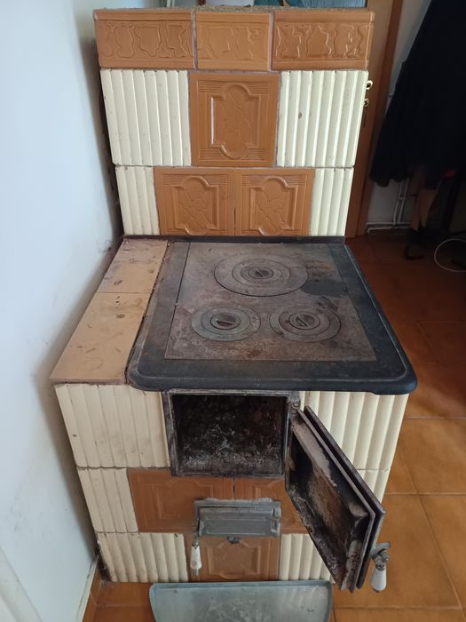 Soba de teracota tip cizma cu plita