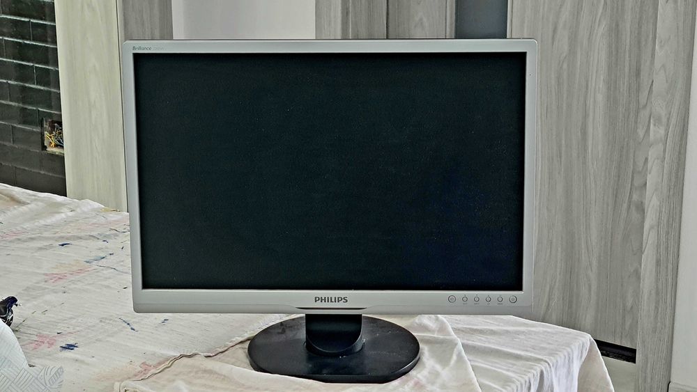 Monitor 22" Philips si Samsung