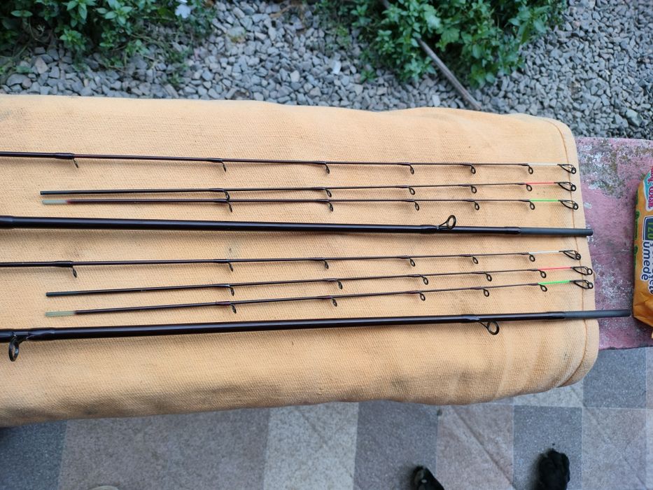 2 Lansete feeder Korum Allrounder 10ft/1,1 lb+husa Delphin Porta 2/3,6