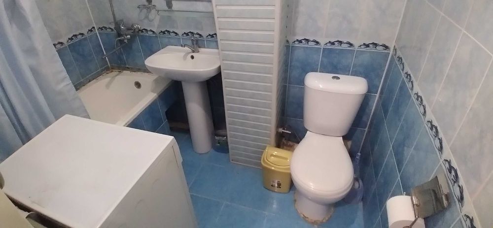 Продам квартиру 3/2/4 Ц-13 улАбая метроА.Навои