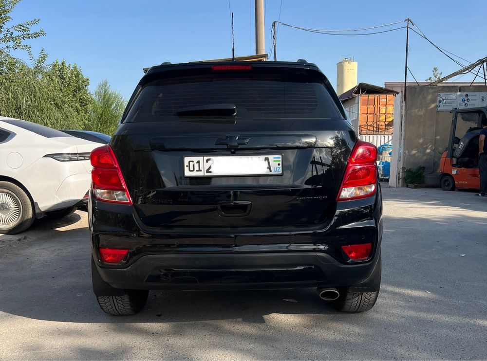 Tracker PREMIER 2020 black