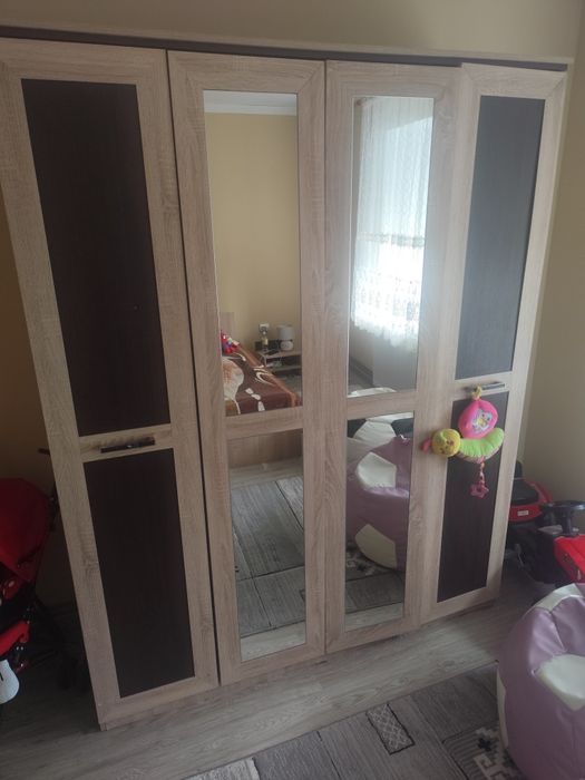 Vând 2 paturi copii 90/200 plus dulap