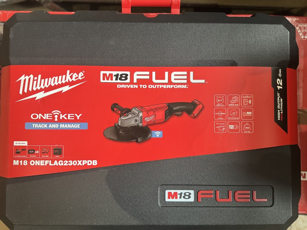 Polizor unghiular 230 mm  Milwaukee cu frânare  M18 FUEL
