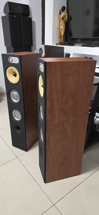 Boxe de podea Bowers & Wilkins B&W 683
