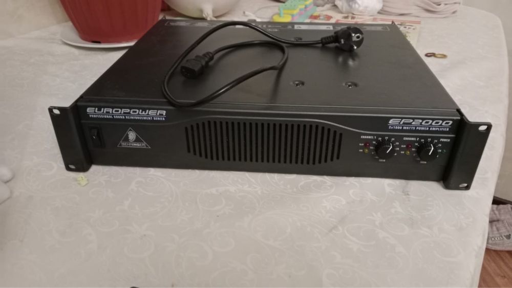 Усилитель Behringer Europower EP2000
