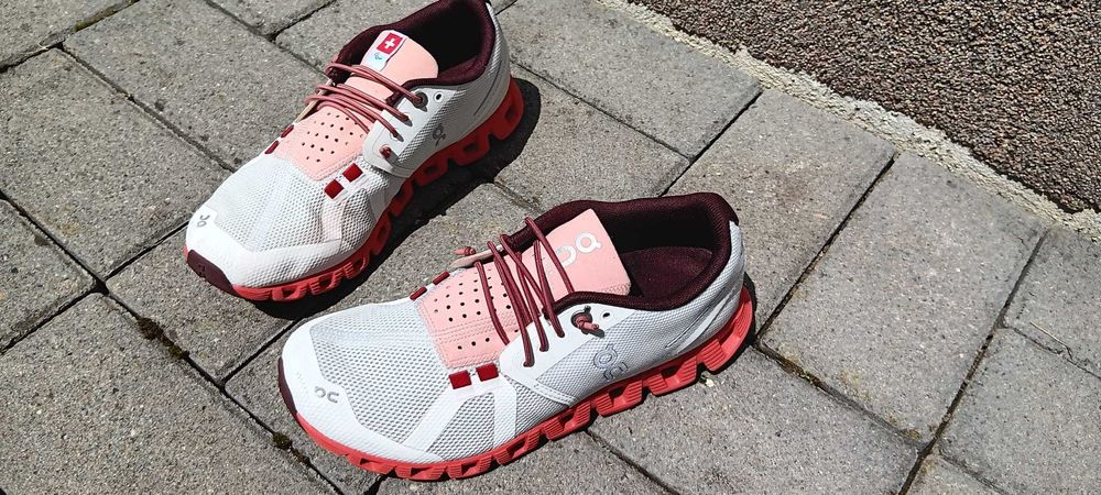 On Running Cloud, marimea 36