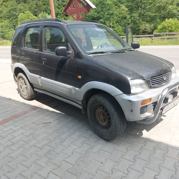 Vând mașină Daihastru terios