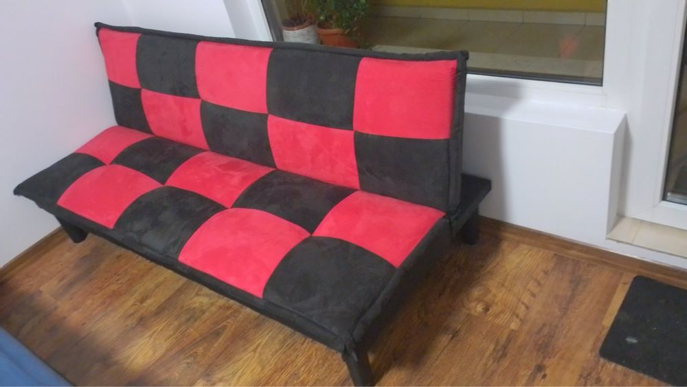 Разтегателен диван