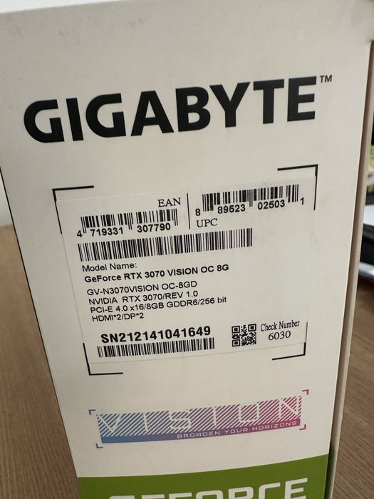 Gigabyte GeForce® RTX™ 3070 VISION OC WHITE, 8GB GDDR6, ca noua