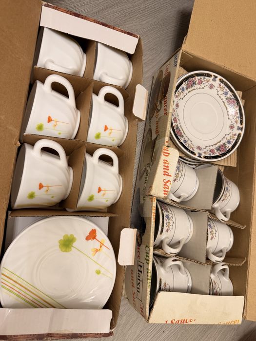 2 комплекта посуды. Новые не использованные