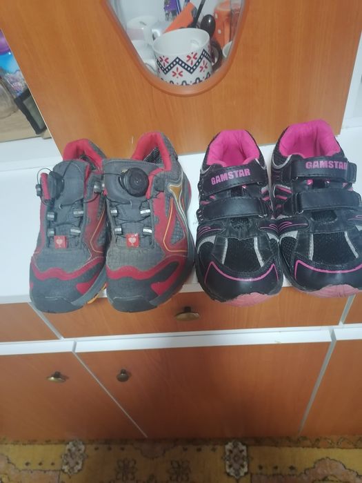 Adidași pentru copii (2 perechi) - (mărimea 32 - 33)