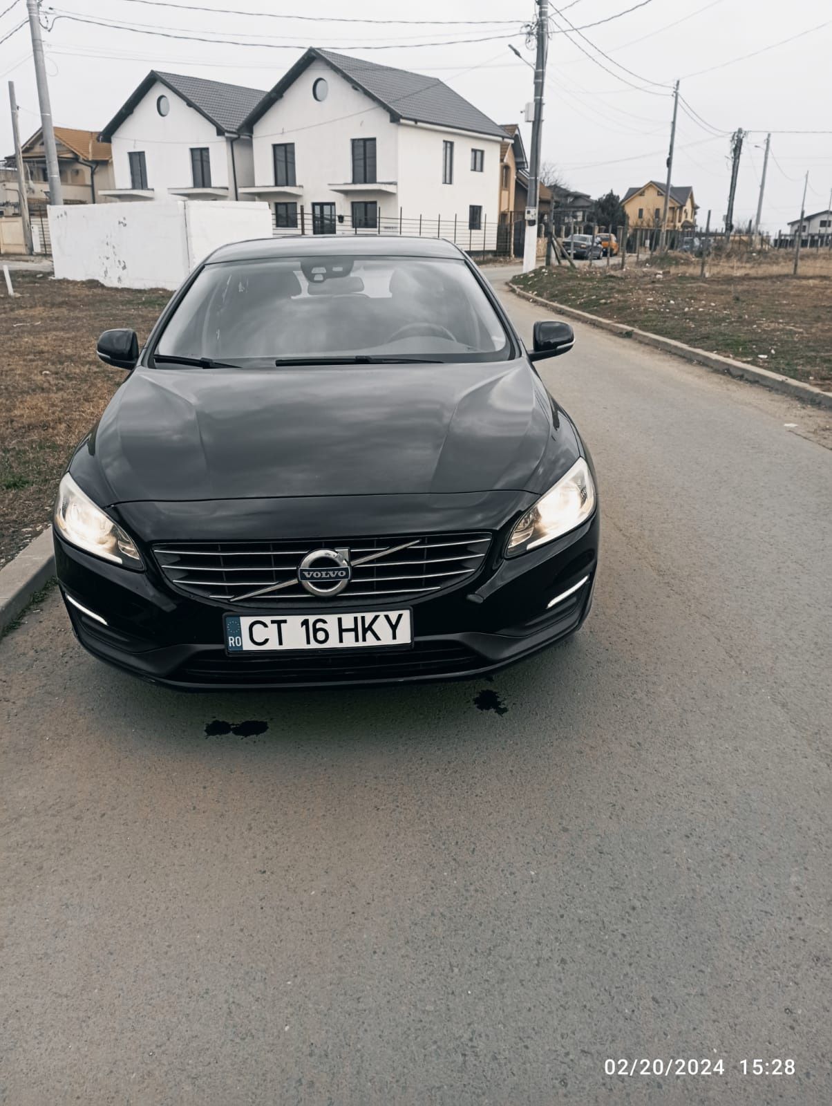 Volvo V60 automat , an 2014
an 2014 
cutie de viteze automata
cruise c