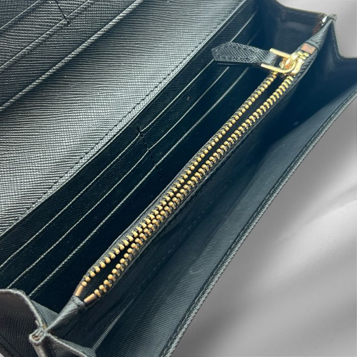 Prada Bifold Saffiano дамски портфейл като нов