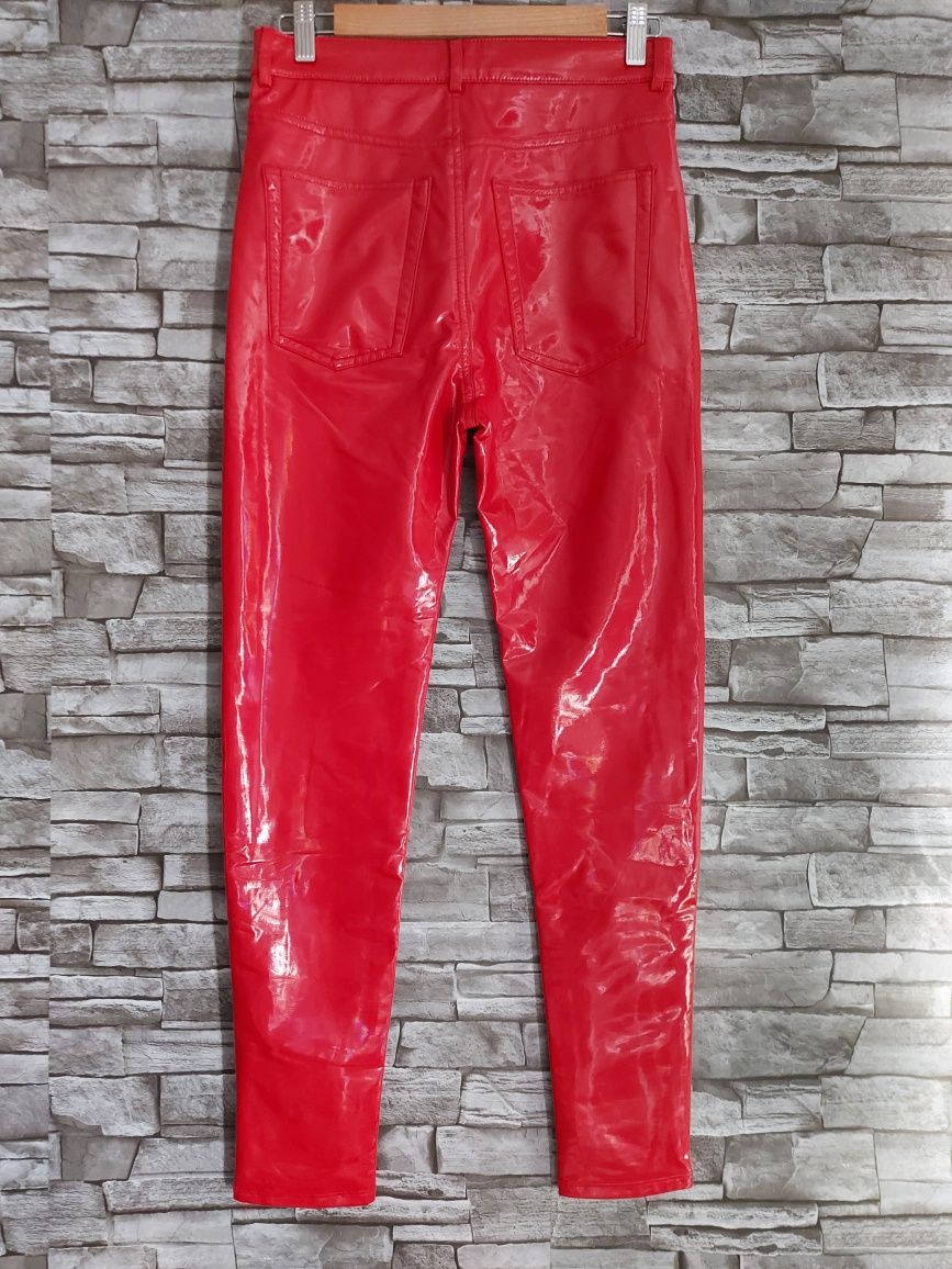 Pantaloni latex rosu