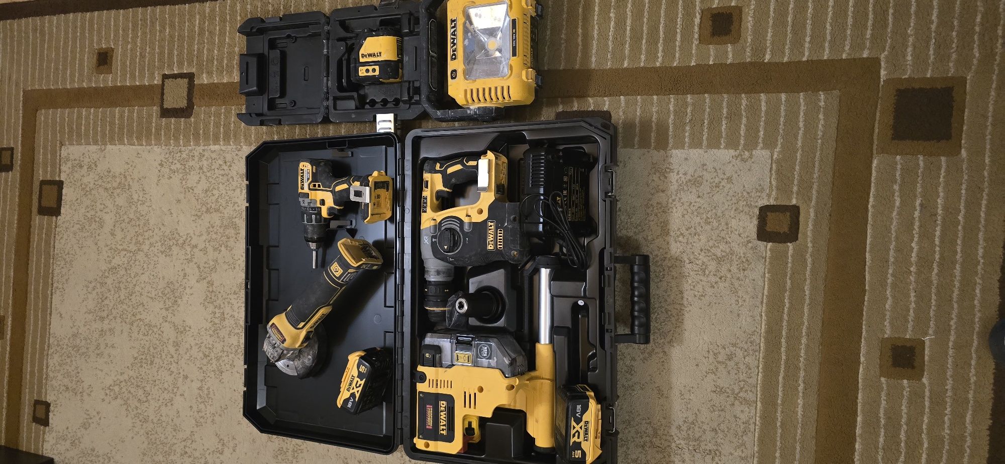 Dewalt preț 5000 toate