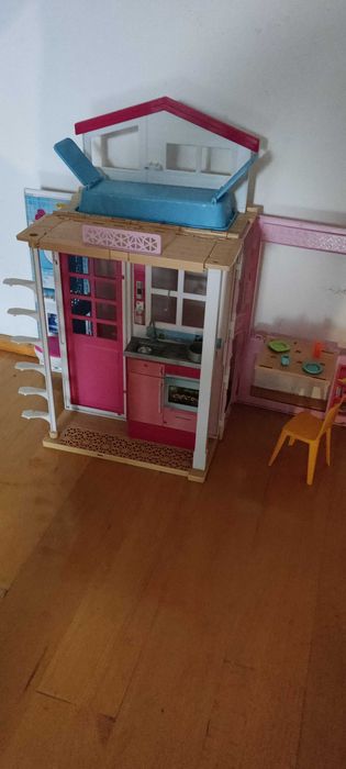 Casa Barbie cu 2 etaje portabila