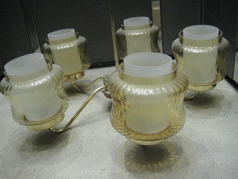 Люстра Большая 5-ть Лампочек 1970г.Чехия СССР Янтарь Хрусталь и Молоко