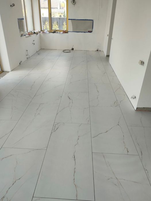 Укладка керамогранита , плиточник