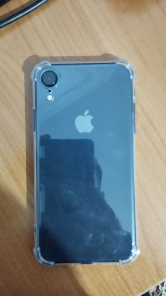 Продам Iphone XR