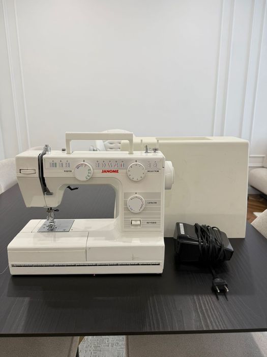 Швейная машина Janome
