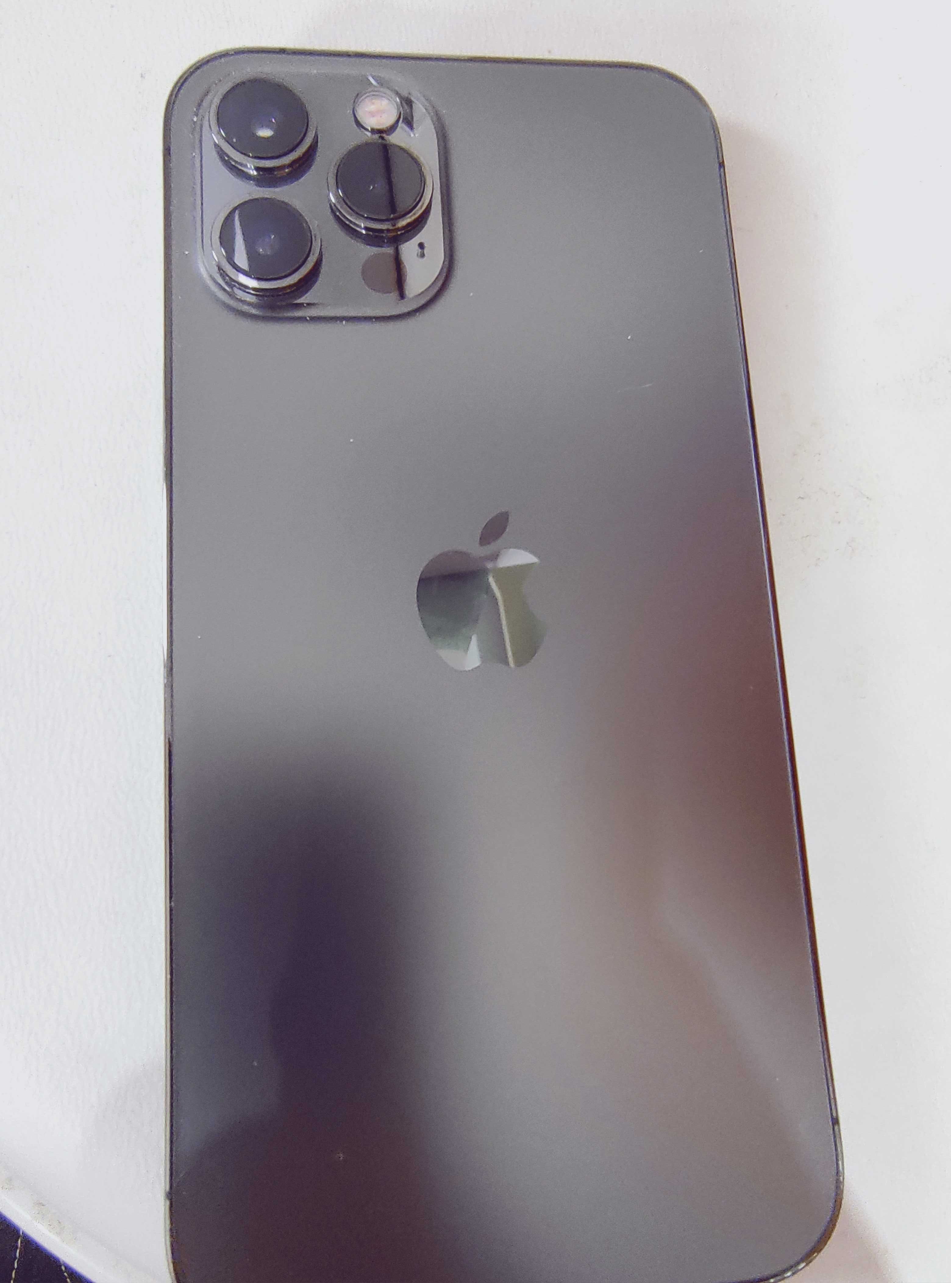 iPhone 12 pro max fără zgârieturi