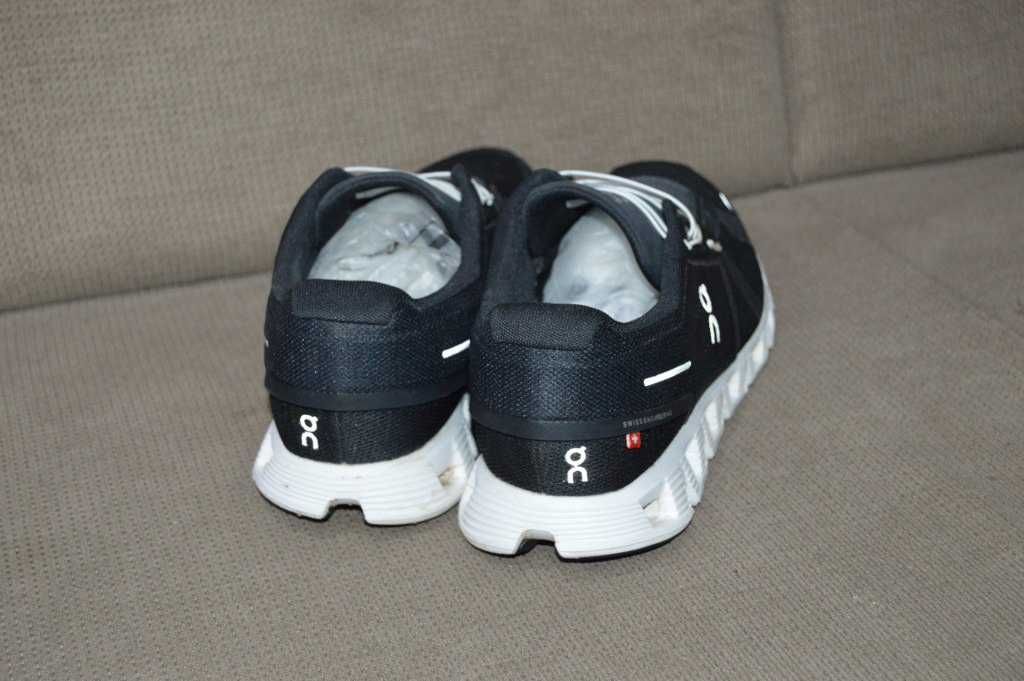 Adidasi alergare ON Cloud 5 marimea 46