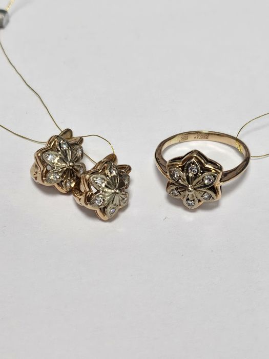 Золотой комплект с бриллиантами