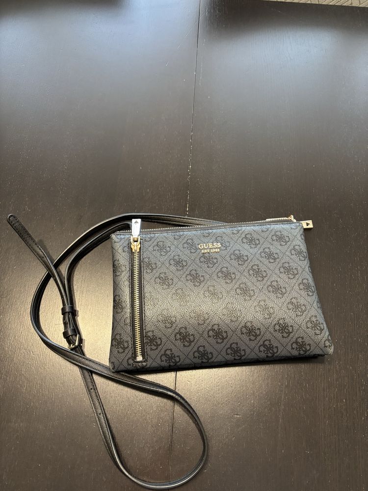 Дамска чанта Guess